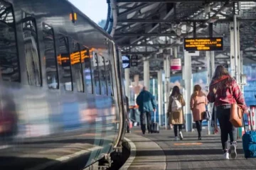 உலகின் மிகப்பெரிய ரயில் நிலையத்தில் ரகசிய நடைமேடை தளம்!