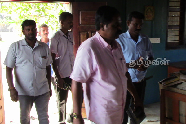 யாழில் நிலத்தில் ஊற்றப்படும் பனங்கள்! விற்பனை நடவடிக்கை தொடர்பில் சிறீதரன் வழங்கிய உறுதி(Photos) | Appropriate Steps Will Be Taken Wine Sridharan யாழில் நிலத்தில் ஊற்றப்படும் பனங்கள்! விற்பனை நடவடிக்கை தொடர்பில் சிறீதரன் வழங்கிய உறுதி(Photos) | Appropriate Steps Will Be Taken Wine Sridharan