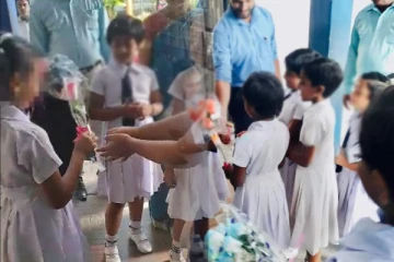 யாழில் மீண்டும் பாடசாலை சென்ற சிறுமி வைஷாலி