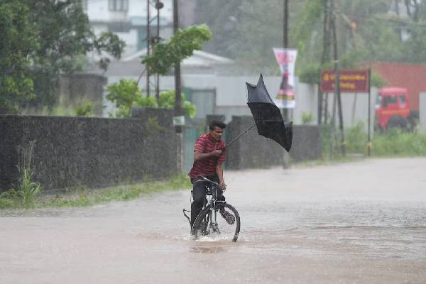 ஆபரேஷன் Sagar Bandhu... இலங்கைக்கு நிவாரணப் பொருட்களை அனுப்பிய இந்தியா | India Launches Op Sagar Bandhu