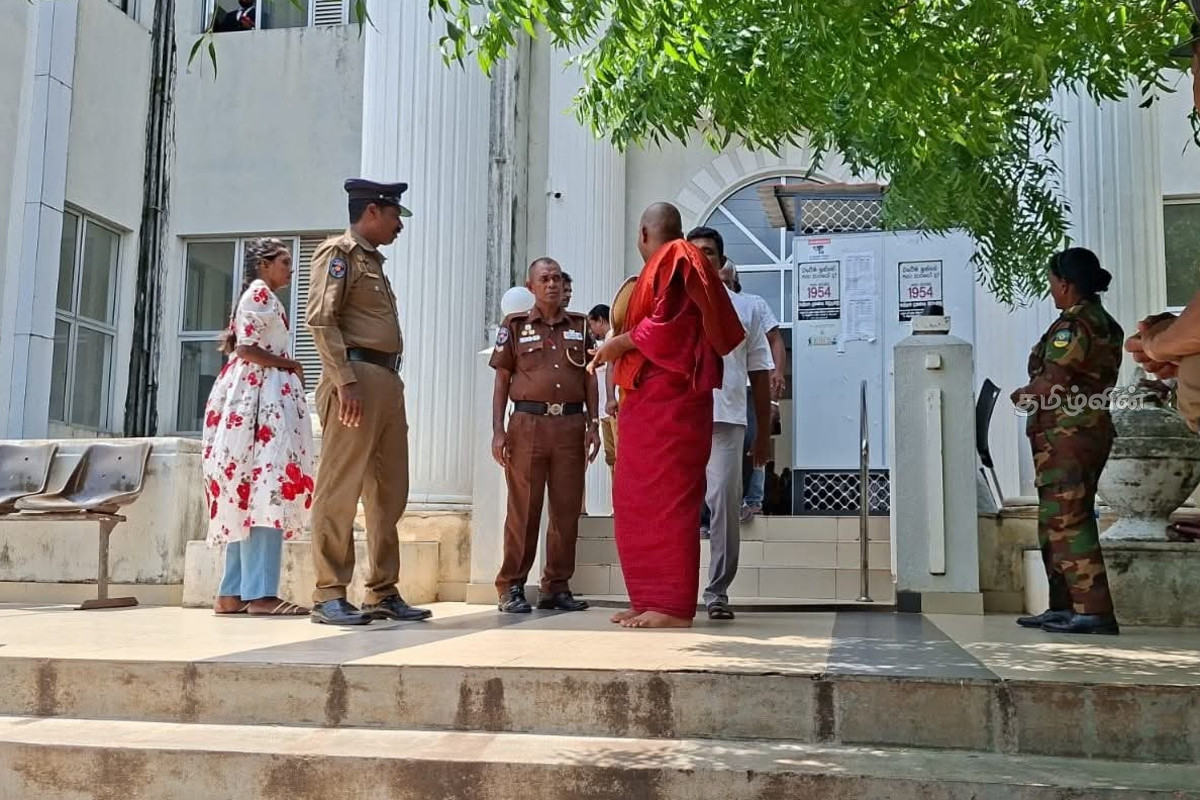 திருகோணமலை கடற்கரை சட்டவிரோத கட்டுமான விவகார வழக்கு ஒத்திவைப்பு | Illegal Construction Issue On Trincomalee Beach திருகோணமலை கடற்கரை சட்டவிரோத கட்டுமான விவகார வழக்கு ஒத்திவைப்பு | Illegal Construction Issue On Trincomalee Beach