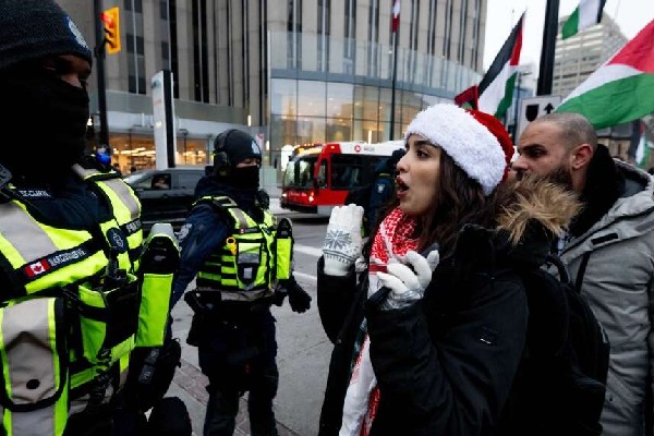 கனடாவில் காசா போரை எதிர்த்து போராடியவர்களுக்கு நேர்ந்த நிலை! | Ottawa Bylaw Hands Out Noise Fines