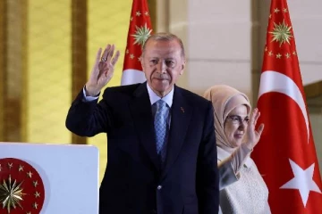 வரலாற்று சாதனை... ஜனாதிபதியாக மீண்டும் தெரிவு: கடும் வீழ்ச்சியடைந்த பணமதிப்பு