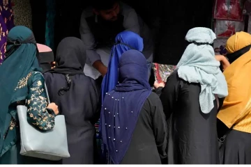 பெண்கள் ஹிஜாப் அணிந்தால் அபராதம் - இஸ்லாமிய நாடு அதிரடி உத்தரவு!