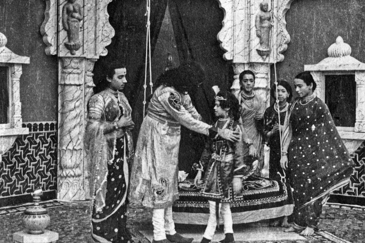 இந்தியாவில் முதன்முதலில் உருவான திரைப்படத்தின் பெயர்.., என்ன தெரியுமா? | What Was The First Indian Movie And Who Made It