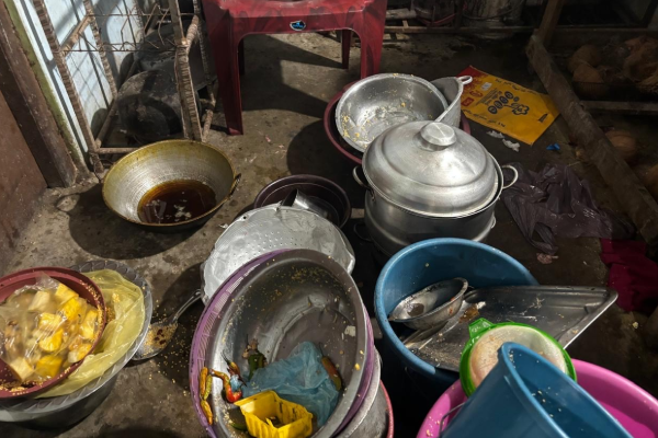 தமிழர் பகுதியில் சுகாதார சீர்கேட்டுடன் இயங்கிய உணவகத்திற்கு சீல் | Restaurant Operating Unsanitary Conditions Sealed
