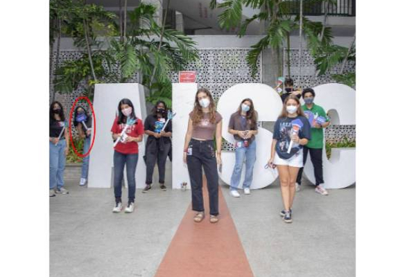 கனடாவில் படிப்பை முடித்து விட்டு இந்திய திரும்பிய விஜய் மகளா இது! வைரல் புகைப்படம் | Canada Thalapathy Vijay Daughter Viral Photo கனடாவில் படிப்பை முடித்து விட்டு இந்திய திரும்பிய விஜய் மகளா இது! வைரல் புகைப்படம் | Canada Thalapathy Vijay Daughter Viral Photo