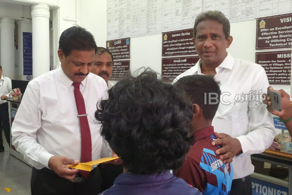 யாழ். பழைய பூங்காவில் முளைக்கும் விளையாட்டு அரங்கு: வெடித்த போராட்டம் | Construction 1St Indoor Stadium Old Park In Jaffna