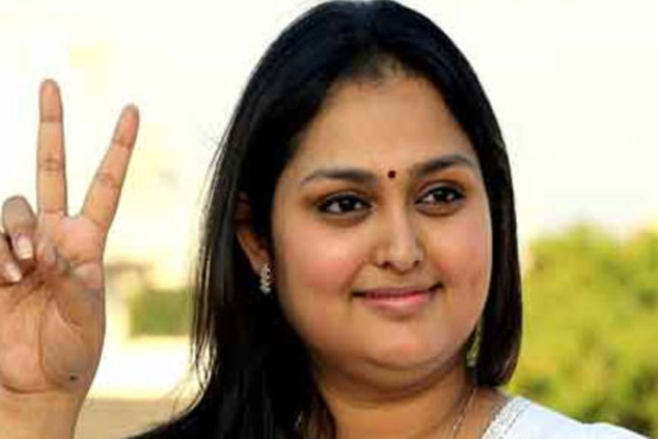 அதிமுக வேட்பாளர்களை ஆதரித்து பிரசாரத்தில் ஈடுபடும் பிரபல நடிகை | Popular Actress Support Aiadmk Candidate