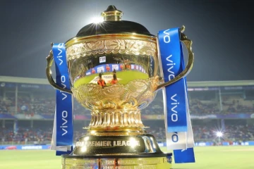 இங்கிலாந்தில் வந்தா ரத்தம்..ஐபிஎல்ன்னா தக்காளி சட்னியா? - சர்ச்சையை கிளப்பும் சம்பவம்