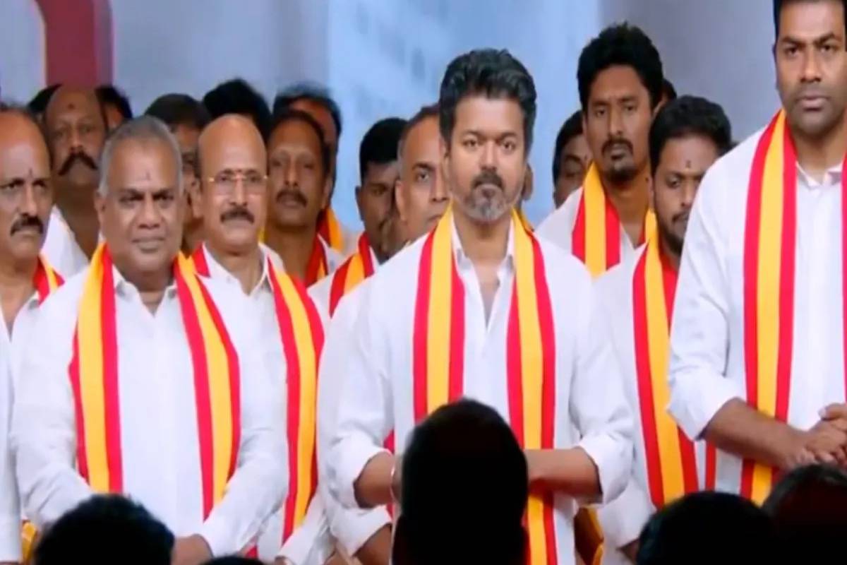 தவெக எம்எல்ஏக்களை சென்னையிலே தங்க வைக்க திட்டம் - விஜய் முக்கிய ஆலோசனை | Vijay Plans To Stay Tvk Mlas In Chennai
