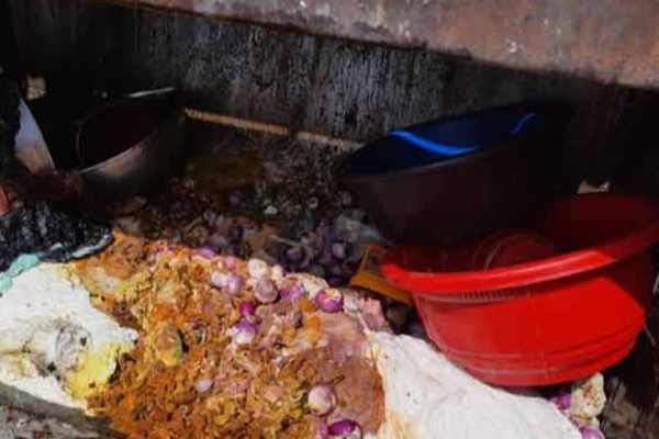 தமிழர்பகுதியில் எலி மொய்த்த உணவுகள் விற்பனை; உணவகத்திற்கு நேர்ந்த கதி! | Sale Of Rat Moyed Foods In Tamil Region Restaurant