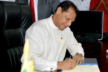 கொழும்பு அரசியலில் குழப்பம்! தயாசிறி ஜயசேகரவை கட்சியிலிருந்து வெளியேற்ற பெரும் சதித்திட்டம்