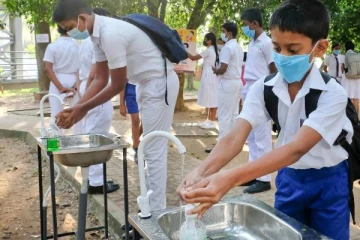 12 - 18 வயதுக்குட்பட்ட   மாணவர்களுக்கும்  தடுப்பூசி!