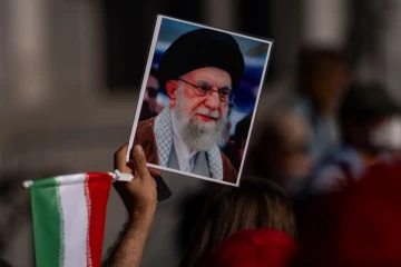 அலி காமேனி உயிரிழப்பு; ஈரானின் அடுத்த தலைவர் யார்? வலுக்கும் போட்டி!