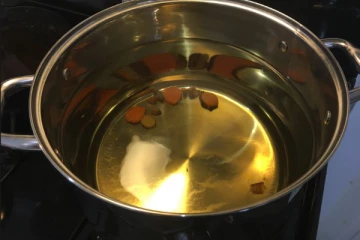 சுகருக்கு செலவே இல்லாத சூப்பர் தீர்வு...மஞ்சளை ஊற வைத்து இப்படி டீ போட்டு குடிங்க!