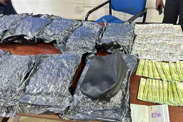 கட்டுநாயக்க விமான நிலையத்தில் கைதான போதைப்பொருள் கடத்தலின் முக்கிய புள்ளி.. அதிர்ச்சியில் அதிகாரிகள்! | 216 Million Value Drug Seized Kattunayake Airport கட்டுநாயக்க விமான நிலையத்தில் கைதான போதைப்பொருள் கடத்தலின் முக்கிய புள்ளி.. அதிர்ச்சியில் அதிகாரிகள்! | 216 Million Value Drug Seized Kattunayake Airport