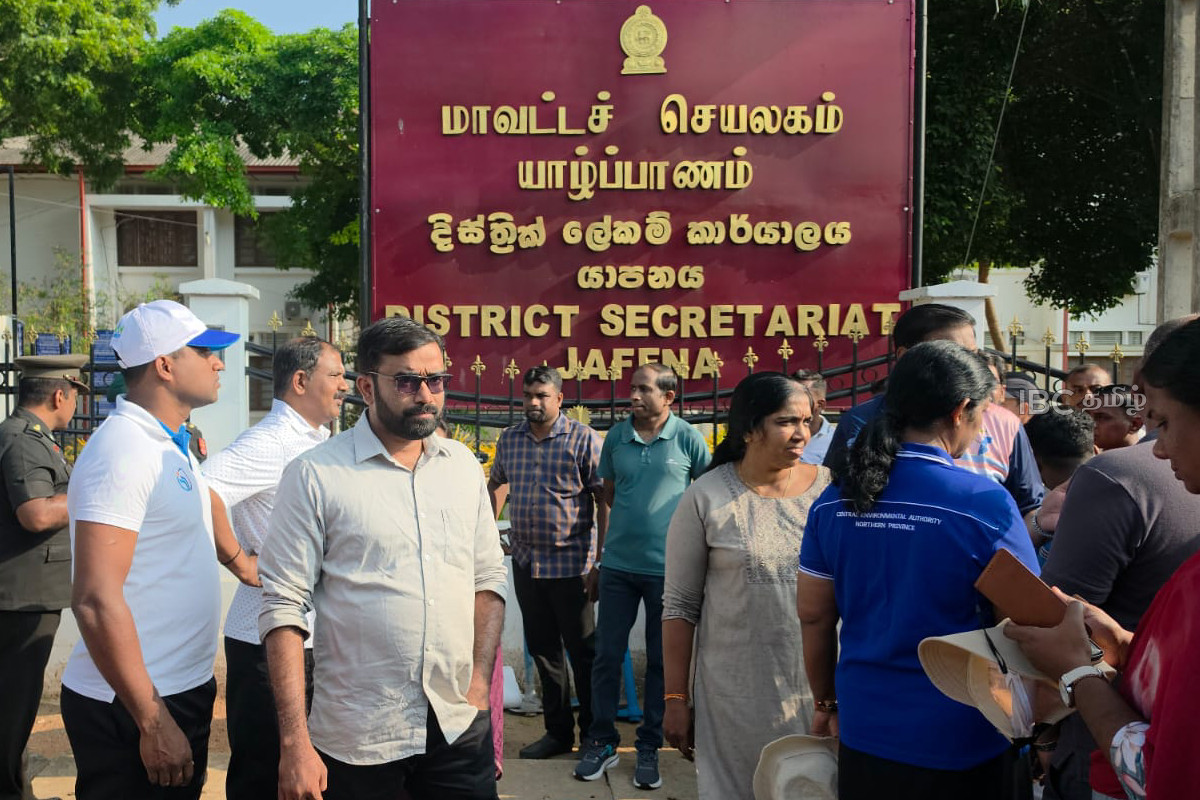 தேசிய தூய்மை தினம் - யாழ். மாவட்ட செயலகத்திற்கு அருகில் ஆரம்பம் | Cleanliness Day Jaffna District Secretariat