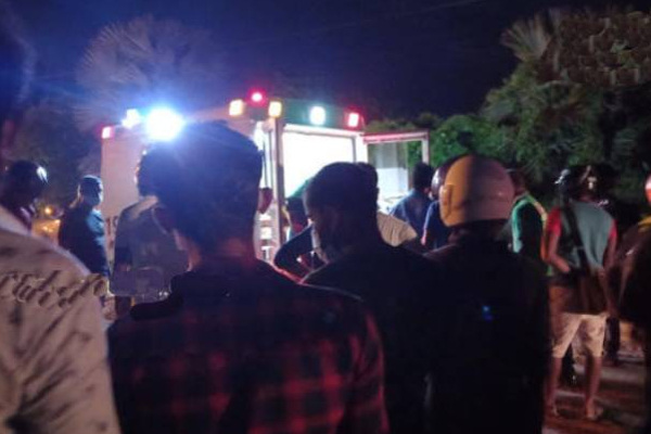 யாழில் இரவுவேளை விபத்து: இருவர் வைத்தியசாலையில் | Night Accident In Jaffna Two In Hospital