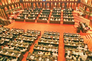 அமைச்சர்கள் சட்டபூர்வமாக பதவி விலகவில்லை- நாடாளுமன்றில் அனுர பிரியதர்சன யாப்பா!