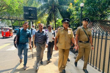 அரச ஊழியர்களுக்கு விதிக்கப்பட்ட கட்டுப்பாடு! நிதியமைச்சில் சமர்ப்பிக்கப்பட்ட மனு - பொலிஸார் குவிப்பு (Video)