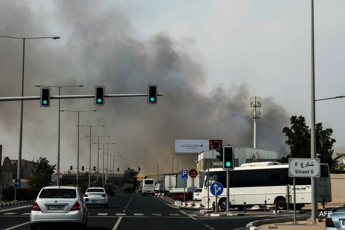 ஈரான் போர் குறித்த சமூக ஊடகப் பதிவு... ஐக்கிய அமீரகத்தில் கைதான இந்தியர்கள் | Iran War Big Action Uae Indians