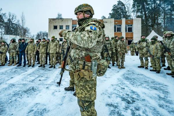 உணவுப் பற்றாக்குறை... உக்ரைனில் விளாடிமிர் புடினின் வீரர்கள் எடுத்த கடுமையான முடிவு | Putin Invading Troops Cannibalism