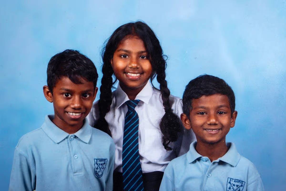 பிரித்தானியாவை விட்டு வெளியேற உத்தரவிடப்பட்டுள்ள இலங்கைப் பெண்ணின் கோரிக்கை | Uk To Deport Srilanka Women Plead Dont Tear Family பிரித்தானியாவை விட்டு வெளியேற உத்தரவிடப்பட்டுள்ள இலங்கைப் பெண்ணின் கோரிக்கை | Uk To Deport Srilanka Women Plead Dont Tear Family