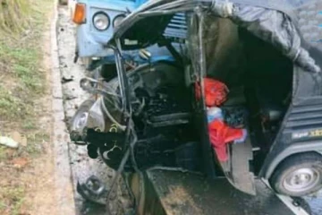 பதுளை – பசறை பிரதான வீதியில் விபத்து: 5 பேருக்கு ஏற்பட்ட விபரீதம்!