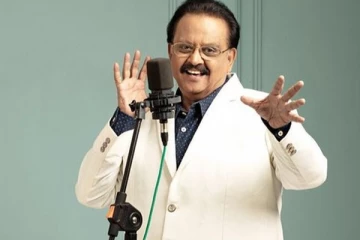 பாடும் நிலா எஸ்.பி.பி. இன்  முதலாம் ஆண்டு நினைவு தினம்;  நினைவுகளை மீட்கும் ரசிகர் பட்டாளம்