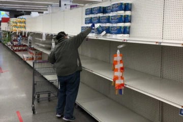 ட்ரம்பின் வரி விதிப்பால் பெரும் நெருக்கடியில் சிக்கியுள்ள அமெரிக்க மக்கள்