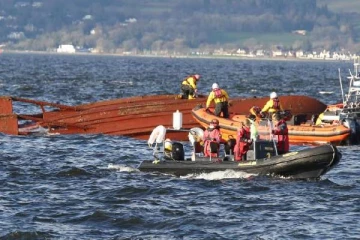 பிரித்தானியாவின் கிளைட் நதியில் படகு கவிழ்ந்து விபத்து: தொடரும் மீட்பு பணி