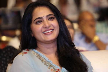 தைரியமா காதலை சொன்னார்; ஓகே சொல்லிட்டேன் - மனம் திறந்த அனுஷ்கா!