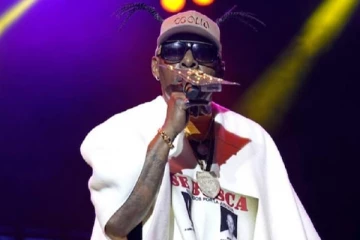 நண்பர் வீட்டின் குளியறையில் சுயநினைவின்றி கிடந்த பிரபல அமெரிக்க பாடகர்! உலக ரசிகர்களை சோகத்தில் ஆழ்த்திய மரணம்