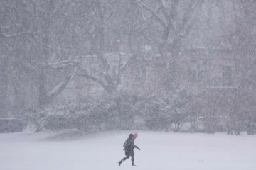 கியூபெக்கில் சீரற்ற காலநிலையினால் ஏற்பட்ட பாதிப்பு