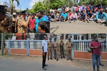 இந்திய துணை தூதரகத்தை முற்றுகையிட்ட கடற்றொழிலாளர்கள்: யாழில் பதற்றம்