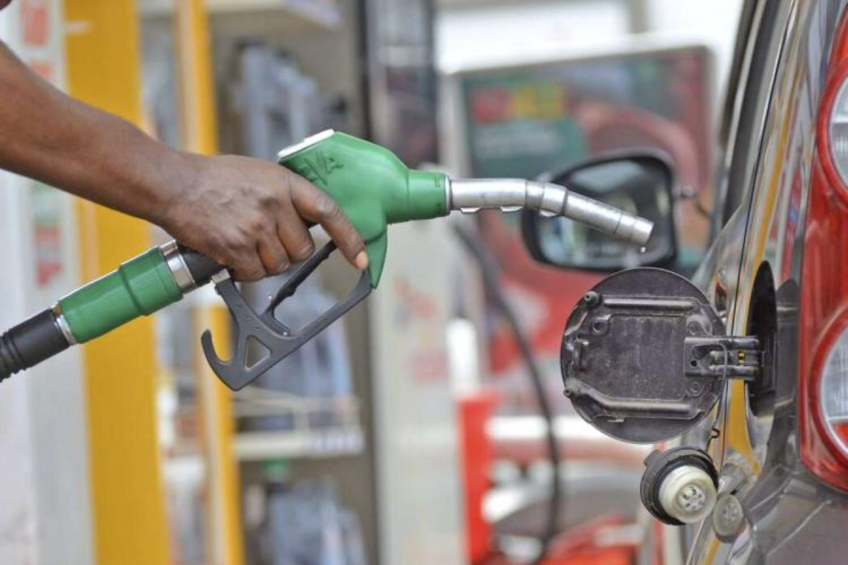 இலங்கையில் எரிபொருள் விலையை மீளாய்வு செய்ய வேண்டிய கட்டாயம் - விலையில் ஏற்படவுள்ள மாற்றம்..! | Fuel Price In Sri Lanka