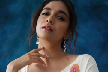 கீர்த்தி சுரேஷுடன் இந்த காமெடி நடிகர் எடுத்த புகைப்படம்!! நம்ம லிஸ்ட்ல இல்லையே