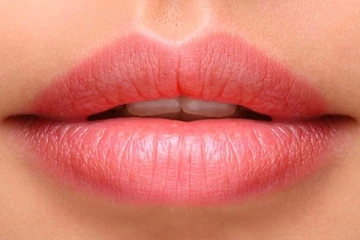 உதடுகள் இயற்கையான சிவப்பழகு பெற