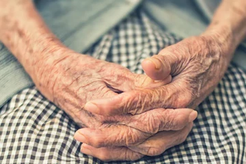 මියගියා යැයි සිතු කාන්තාව වසර 30 පසු හමුවෙයි..