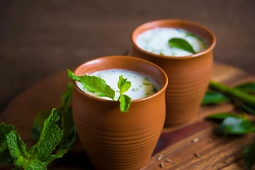 கோடை வெயிலுக்கு உடலுக்கு குளிர்ச்சி தரும் மசாலா மோர்! எப்படி தயாரிப்பது?