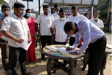 பயங்கரவாத தடைச் சட்டத்திற்கு எதிராக மானிப்பாயில் கையெழுத்து வேட்டை! (Photos)