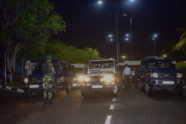 பொலிஸாரினால் கைது செய்யப்பட்ட படை அதிகாரிகள்: நீதிமன்றில் கூறப்பட்ட விடயம் | Force Officers Arrested By Police