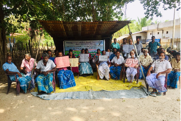 பூநகரி சீமெந்து தொழிற்சாலை கட்டுமானத்துக்கு எதிராக தொடரும் போராட்டம்(Photos) | Protest Against Ponnaveli Cement Factory Continues