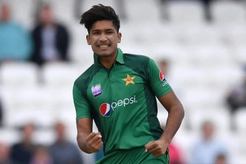 சர்வதேச போட்டிகளில் பந்துவீச இளம் வீரருக்கு தடை