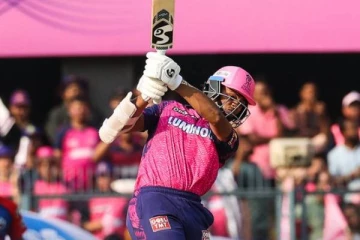 முதல் ஓவரிலேயே 20 ஓட்டங்கள்! ஐபிஎல்லில் வெறியாட்டம் ஆடிய 21 வயது வீரர்