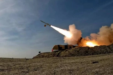 ஒரே நாளில் 9 நாடுகளை தாக்கிய ஈரான் ; பாலிஸ்டிக் ஏவுகணைகளால் சிதை்தக்கடும் முக்கிய பகுதிகள்