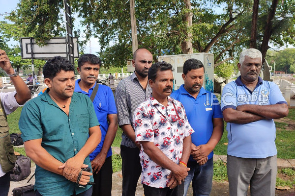 இனம் தெரியாத ஆயுததாரிகளால் படுகொலை செய்யப்பட்ட ஊடகவியலாளரின் நினைவேந்தல்! | Trinco Journalist Murder Memorial In Batticalo