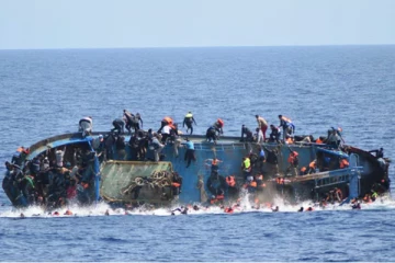 கடலில் கவிழ்ந்த புலம்பெயர்ந்தோர் படகு - 5 குழந்தைகள் உட்பட 21 பேர் பலி!