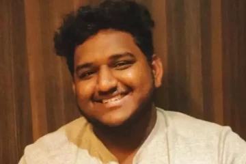 பலத்த மழையில் பைக்கில் சென்ற கல்லூரி மாணவர்.. திடீரென மின்னல் தாக்கி உயிரிழந்த சோகம்!